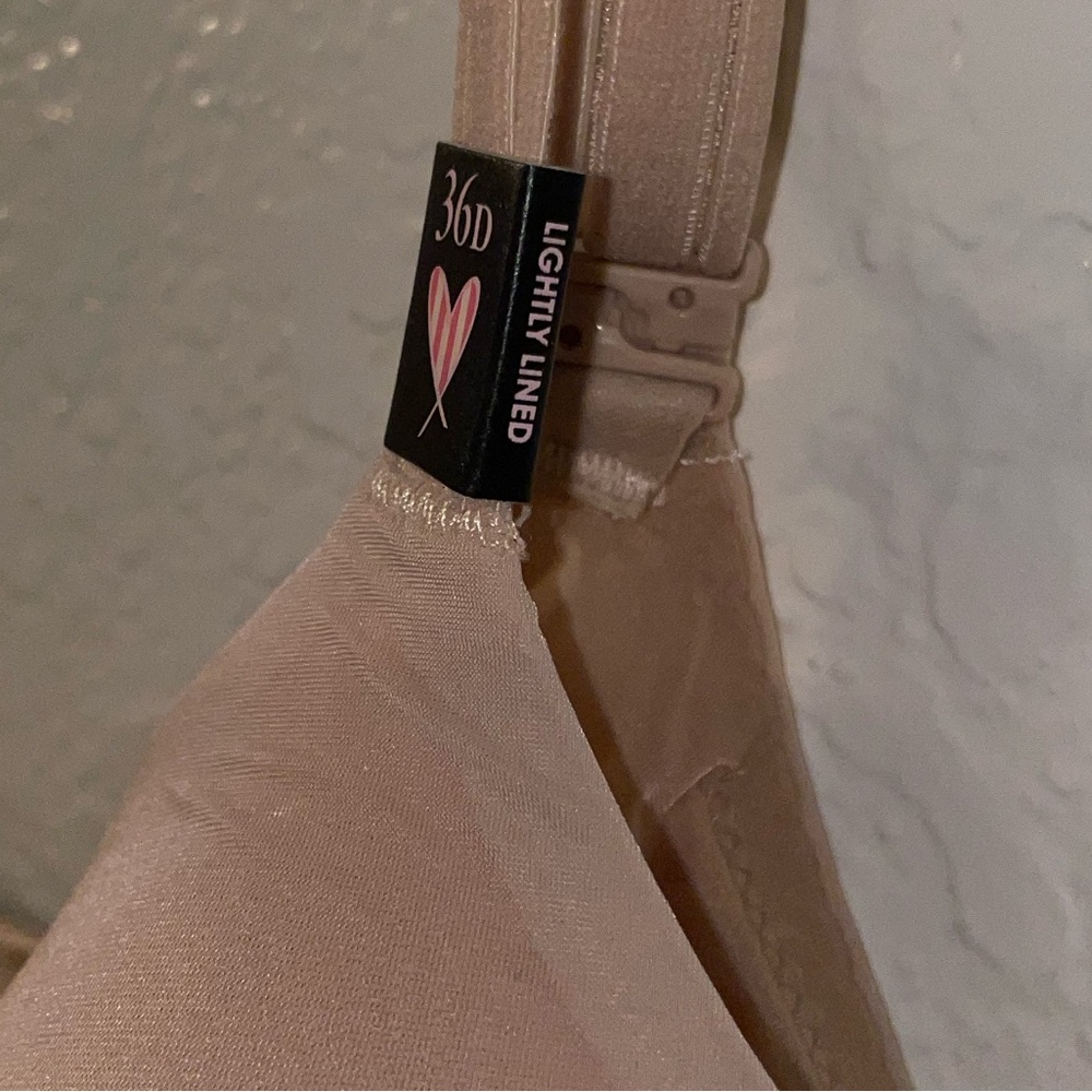 Victoria’s Secret Lightly Lined bra